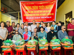 UBMTTQ VIET NAM XA CAM MY TRAO 160 PHAN CHO NGUOI CO HOAN CANH KHO KHAN