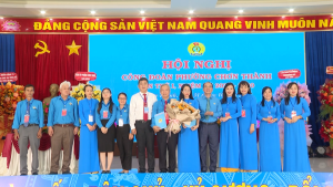 Ban Chấp hành Công đoàn phường Chơn Thành khóa I, nhiệm kỳ 2025-2030, ra mắt tại hội nghị