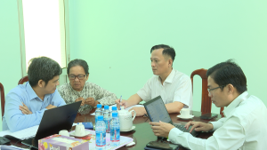 Bí thư Đảng ủy phường Chơn Thành Nguyễn Minh Bình, tiếp công dân định kỳ tháng 11/2025