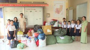 Trường TH&THCS Lương Thế Vinh, phường Chơn Thành: ủng hộ đồng bào các tỉnh, thành phố bị thiệt hại do mưa lũ