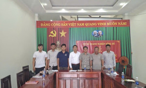 Phó Bí thư Thường trực Đảng ủy, Chủ tịch HĐND phường Chơn Thành Hà Duy Đạt, dự sinh hoạt với Chi bộ Công ty TNHH MTV TM Xây dựng Đông Đô