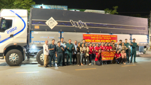 Phường Chơn Thành: xuất quân chuyến hàng cứu trợ ủng hộ đồng bào miền Trung bị thiệt hại do mưa lũ