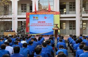 ĐOÀN THANH NIÊN PHƯỜNG CHƠN THÀNH TỔ CHỨC TUYÊN TRUYỀN PHÁP LUẬT VỀ TRẬT TỰ AN TOÀN GIAO THÔNG, VŨ KHÍ - VẬT LIỆU NỔ, CÔNG CỤ HỖ TRỢ VÀ PHÒNG CHÁY CHỮA CHÁY