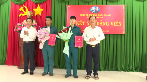 CHI BỘ BAN CHỈ HUY QUÂN SỰ PHƯỜNG CHƠN THÀNH TỔ CHỨC LỄ KẾT NẠP ĐẢNG VIÊN