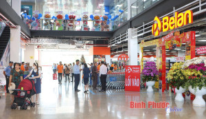 CHƠN THÀNH: Bảo đảm cân đối cung - cầu hàng hóa thiết yếu phục vụ Tết Nguyên đán 2026 và phòng, chống thiên tai, dịch bệnh