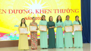 HỘI LIÊN HIỆP PHỤ NỮ PHƯỜNG CHƠN THÀNH KHEN THƯỞNG TỔ TRƯỞNG TỔ TIẾT KIỆM VÀ VAY VỐN TIÊU BIỂU NĂM 2025