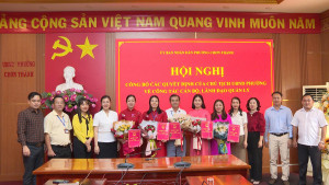 CHƠN THÀNH: CÔNG BỐ VÀ TRAO QUYẾT ĐỊNH VỀ CÔNG TÁC CÁN BỘ, LÃNH ĐẠO QUẢN LÝ