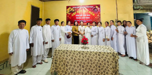 CHI HỘI PHỤ NỮ CAO ĐÀI PHƯỜNG CHƠN THÀNH HỌP MẶT TẤT NIÊN, TRAO 80 PHẦN QUÀ TẾT CHO BÀ CON KHÓ KHĂN