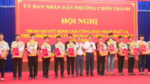 CHƠN THÀNH: TỔ CHỨC TRAO QUYẾT ĐỊNH GỌI CÔNG DÂN NHẬP NGŨ VÀ THỰC HIỆN NGHĨA VỤ THAM GIA CÔNG AN NHÂN DÂN NĂM 2026