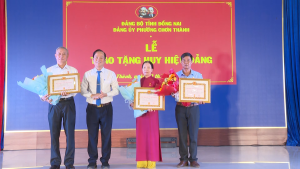 ĐẢNG ỦY PHƯỜNG CHƠN THÀNH TỔ CHỨC LỄ TRAO TẶNG HUY HIỆU ĐẢNG ( ĐỢT 03/02/2026)