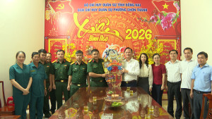 CHƠN THÀNH: THĂM, ĐỘNG VIÊN CÁC ĐƠN VỊ TRỰC TẾT