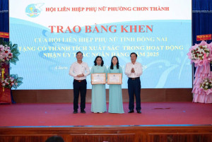 TRAO BẰNG KHEN CỦA BAN THƯỜNG VỤ HỘI LIÊN HIỆP PHỤ NỮ TỈNH ĐỒNG NAI