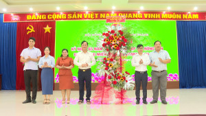 HỘI NÔNG DÂN PHƯỜNG CHƠN THÀNH: HỌP MẶT KỶ NIỆM 65 NĂM NGÀY THÀNH LẬP HỘI NÔNG DÂN GIẢI PHÓNG MIỀN NAM