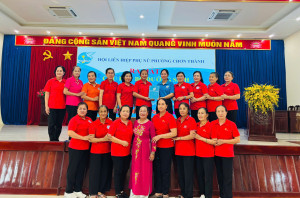 HỘI LIÊN HIỆP PHỤ NỮ PHƯỜNG CHƠN THÀNH TRAO QUYẾT ĐỊNH RA MẮT MÔ HÌNH, CÂU LẠC BỘ THỰC HIỆN ĐỀ ÁN XÂY DỰNG PHƯỜNG CHƠN THÀNH HẠNH PHÚC