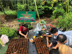 HỘI NÔNG DÂN PHƯỜNG CHƠN THÀNH RA MẮT MÔ HÌNH DÂN VẬN KHÉO “VƯỜN ƯƠM HOA GIẤY” CHUNG TAY THỰC HIỆN ĐỀ ÁN XÂY DỰNG PHƯỜNG CHƠN THÀNH HẠNH PHÚC