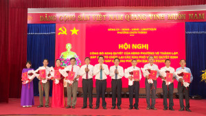 CHƠN THÀNH: CÔNG BỐ NGHỊ QUYẾT CỦA HĐND PHƯỜNG VÀ CÁC QUYẾT ĐỊNH SAU SẮP XẾP CÁC KHU PHỐ