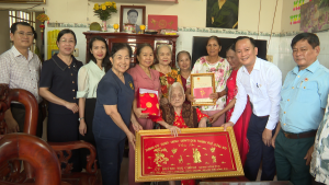 CHƠN THÀNH, THĂM TẶNG QUÀ, CHÚC MỪNG THỌ NGƯỜI CAO TUỔI