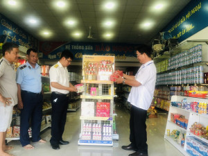 CHƠN THÀNH: ĐẨY MẠNH TUYÊN TRUYỀN, GIÁM SÁT CÔNG TÁC CHỐNG BUÔN LẬU, GIAN LẬN THƯƠNG MẠI VÀ HÀNG GIẢ TRÊN ĐỊA BÀN