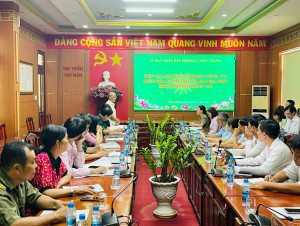 Ban đại diện Hội đồng quản trị Ngân hàng Chính sách xã hội thành phố Đồng Nai kiểm tra hoạt động tín dụng chính sách tại phường Chơn Thành