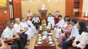ĐẢNG ỦY PHƯỜNG CHƠN THÀNH TIẾP ĐOÀN BAN ĐẠI DIỆN HỘI THÁNH CAO ĐÀI TÒA THÁNH TÂY NINH THÀNH PHỐ ĐỒNG NAI, ĐẾN THĂM, CHÀO XÃ GIAO