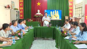 ĐỒNG CHÍ VIÊN HỒNG TIẾN, THÀNH ỦY VIÊN, BÍ THƯ ĐẢNG ỦY PHƯỜNG CHƠN THÀNH, LÀM VIỆC VỚI CHI BỘ KHU PHỐ SUỐI ĐÔI