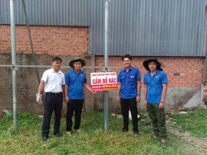 KHU PHỐ HƯNG LONG: TĂNG CƯỜNG DỌN DẸP VỆ SINH MÔI TRƯỜNG, GÓP PHẦN XÂY DỰNG MỸ QUAN “XANH, SẠCH, ĐẸP”