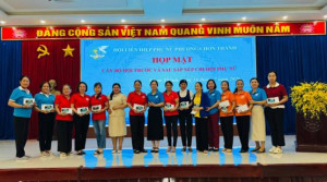 HỘI LIÊN HIỆP PHỤ NỮ PHƯỜNG CHƠN THÀNH HỌP MẶT CÁN BỘ HỘI TRƯỚC VÀ SAU SẮP XẾP CHI HỘI PHỤ NỮ