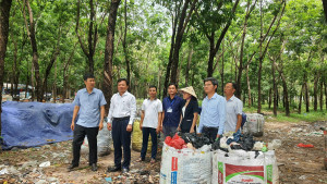 ĐỒNG CHÍ VIÊN HỒNG TIẾN, THÀNH ỦY VIÊN, BÍ THƯ ĐẢNG ỦY...