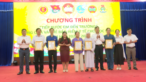 CHƠN THÀNH: CHƯƠNG TRÌNH “TIẾP BƯỚC EM ĐẾN TRƯỜNG”