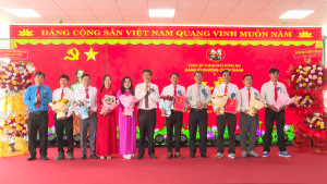 CHƠN THÀNH: LỄ CÔNG BỐ QUYẾT ĐỊNH THÀNH LẬP CHI BỘ CÔNG TY CỔ PHẦN SẢN XUẤT GỖ AN CƯỜNG ĐỒNG NAI