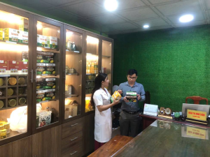 BAN THƯỜNG VỤ HỘI NÔNG DÂN PHƯỜNG CHƠN THÀNH THĂM, KHẢO SÁT CÁC MÔ HÌNH ỨNG DỤNG CÔNG NGHỆ SỐ TRONG SẢN XUẤT, KINH DOANH
