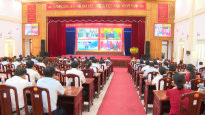 CHƠN THÀNH: THAM GIA HỘI NGHỊ TOÀN QUỐC NGHIÊN CỨU, HỌC TẬP, QUÁN TRIỆT VÀ TRIỂN KHAI THỰC HIỆN MỘT SỐ NGHỊ QUYẾT, CHỈ THỊ CỦA BỘ CHÍNH TRỊ (BẰNG HÌNH THỨC TRỰC TUYẾN)