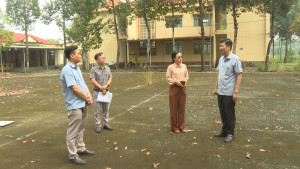 ĐỒNG CHÍ VIÊN HỒNG TIẾN,THÀNH ỦY VIÊN, BÍ THƯ ĐẢNG ỦY PHƯỜNG...