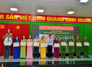 Nhiều cá nhân thuộc Công an xã Đại Phước được vinh danh phong trào thi đua yêu nước xã Đại Phước