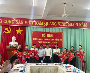 Công bố Quyết định của Ban Thường vụ Đảng ủy xã về thành lập các chi bộ cơ sở và chỉ định Chi ủy, Bí thư, Phó Bí thư chi bộ cơ sở trực thuộc Đảng ủy xã Đại Phước