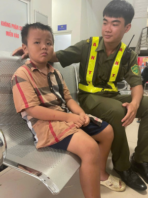 Công an xã Đại Phước, tỉnh Đồng Nai kịp thời hỗ trợ gia đình đoàn tụ với cháu bé đi lạc