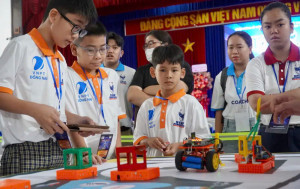 Đào tạo nhân lực phát triển công nghệ cao.