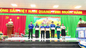 Đoàn thanh niên xã đại phước tổ chức hội thi  Thiết kế lồng đèn năm 2025