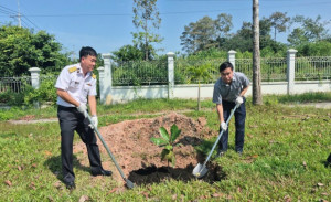 Hải đội 1 và hội LHPN xã Đại Phước thắt chặt tình quân dân nhân kỷ niệm 81 năm ngày thành lập quân đội nhân dân việt nam 22/12