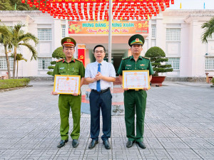 Công an xã Đại Phước được khen thưởng đột xuất vì thành tích xuất sắc trong đấu tranh phòng, chống tội phạm ma túy