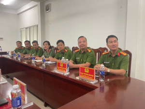 Đảng ủy Công an xã Đại Phước tổ chức xem truyền hình trực tiếp Lễ khai mạc Đại hội đại biểu Toàn quốc lần thứ XIV của Đảng