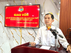 Hội Nông dân xã Đại Phước phối hợp tổ chức giao vốn thực hiện phương án “Nuôi trâu sinh sản”