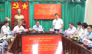 Phó Bí thư Tỉnh ủy Võ Tấn Đức làm việc với Ban Thường vụ Đảng ủy xã Đại Phước