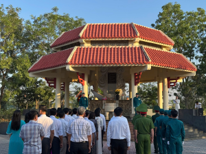 Xã Đại Phước thực hiện Dâng hương tại Di tích Giồng sắn Nhân kỷ niệm 96 năm này thành lập Đảng cộng sản Việt Nam.