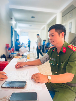 Công an xã Đại Phước tích cực thực hiện phong trào hiến máu nhân đạo