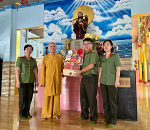 Công an xã Đại Phước thăm hỏi, chúc Tết các cơ sở tôn giáo nhân dịp Tết Nguyên đán Bính Ngọ 2026