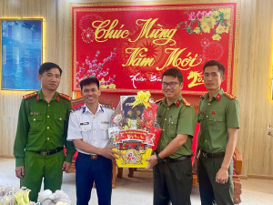 Công an xã Đại Phước thăm, chúc tết các đơn vị Quân đội nhân dịp Tết Nguyên đán Bính Ngọ năm 2026