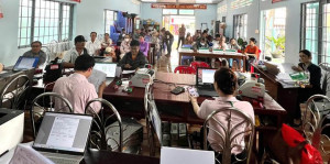 Giải ngân hơn 2,8 tỷ đồng cho 59 hộ dân tại điểm giao dịch Phước Khánh