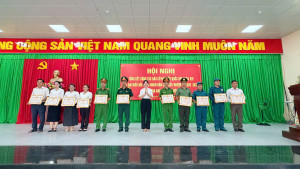 Công an xã Đại Phước được khen thưởng tại Hội nghị tổng kết công tác bầu cử