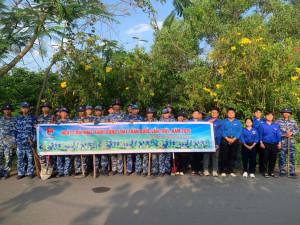 Tuổi trẻ Đại Phước ra quân “Ngày Chủ nhật xanh” chung tay bảo vệ môi trường chào mừng kỷ niệm ngày thành lập Đoàn